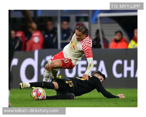 欧冠激战：利物浦与莱比锡鏖战至平局绝杀瞬间引发全场热烈反响