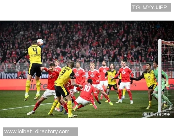 友谊赛精彩回顾：多特蒙德大胜曼联点球争议引发全场热议
