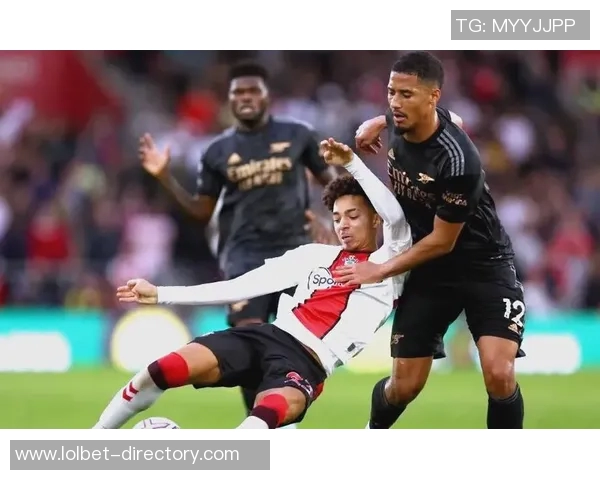 友谊赛波尔图与阿森纳战成平局帽子戏法引发争议判罚热议